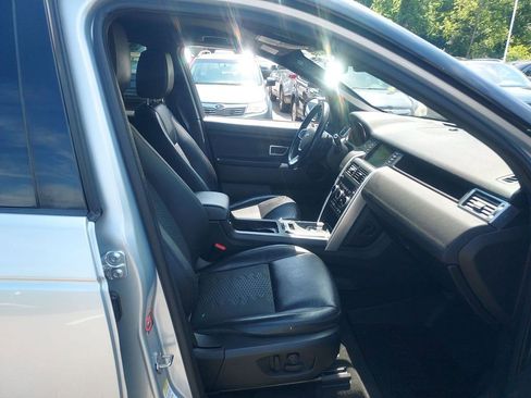Used 2018 Land Rover Discovery Sport SE AWD/4WD image 34