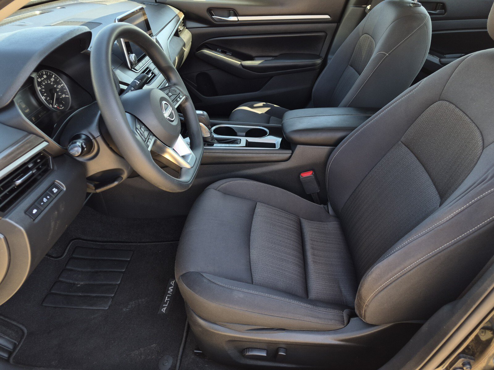 Used 2023 Nissan Altima 2.5 SV FWD image 11