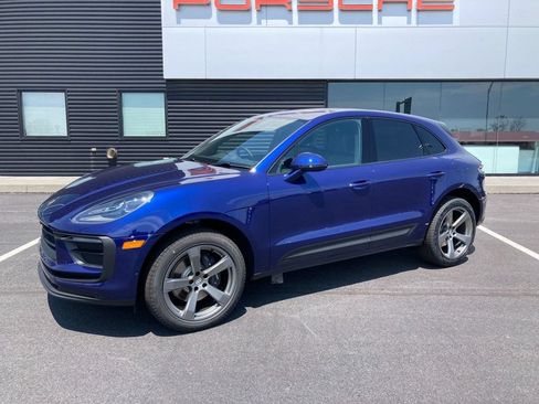 Used 2024 Porsche Macan AWD/4WD image 1