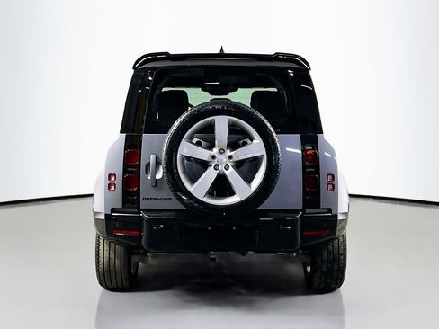 Used 2024 Land Rover Defender 110 X-Dynamic SE image 6