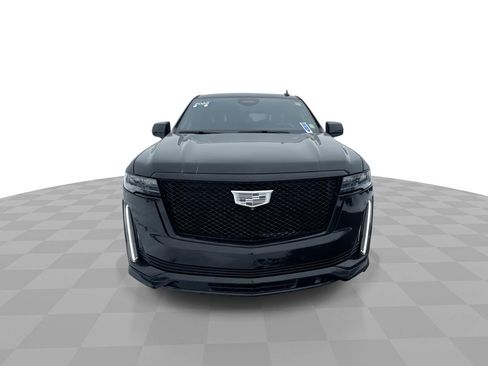 Used 2022 Cadillac Escalade Sport Platinum w/ LPO, ONYX Package image 3