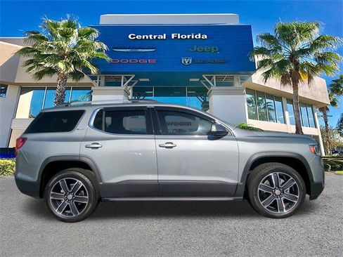 Used 2023 GMC Acadia SLT w/ Technology Package image 4