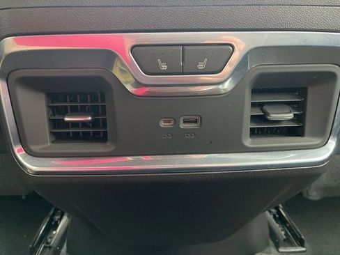 Used 2022 Chevrolet Silverado 1500 High Country image 16