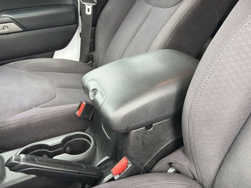 Used 2013 Jeep Wrangler Unlimited Sport image 26