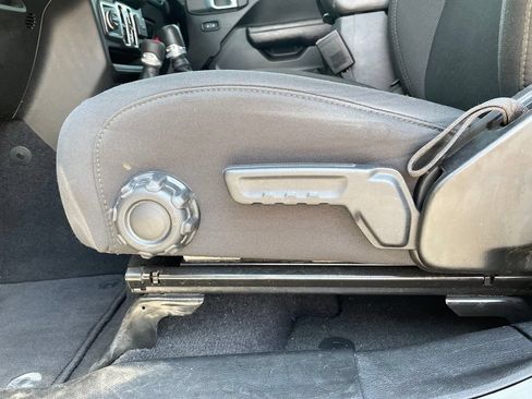 Used 2023 Jeep Gladiator Sport AWD/4WD image 11