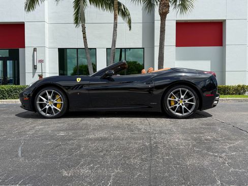 Used 2012 Ferrari California image 7