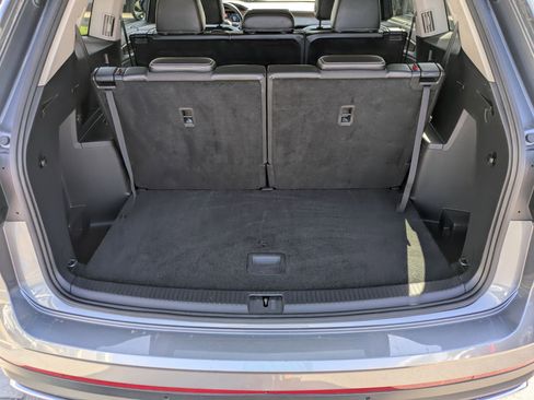 Used 2024 Volkswagen Atlas SE AWD/4WD image 32