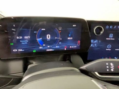 Used 2025 Chevrolet Equinox EV LT w/ Convenience Package FWD image 28
