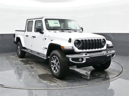 Used 2024 Jeep Gladiator Sport image 1