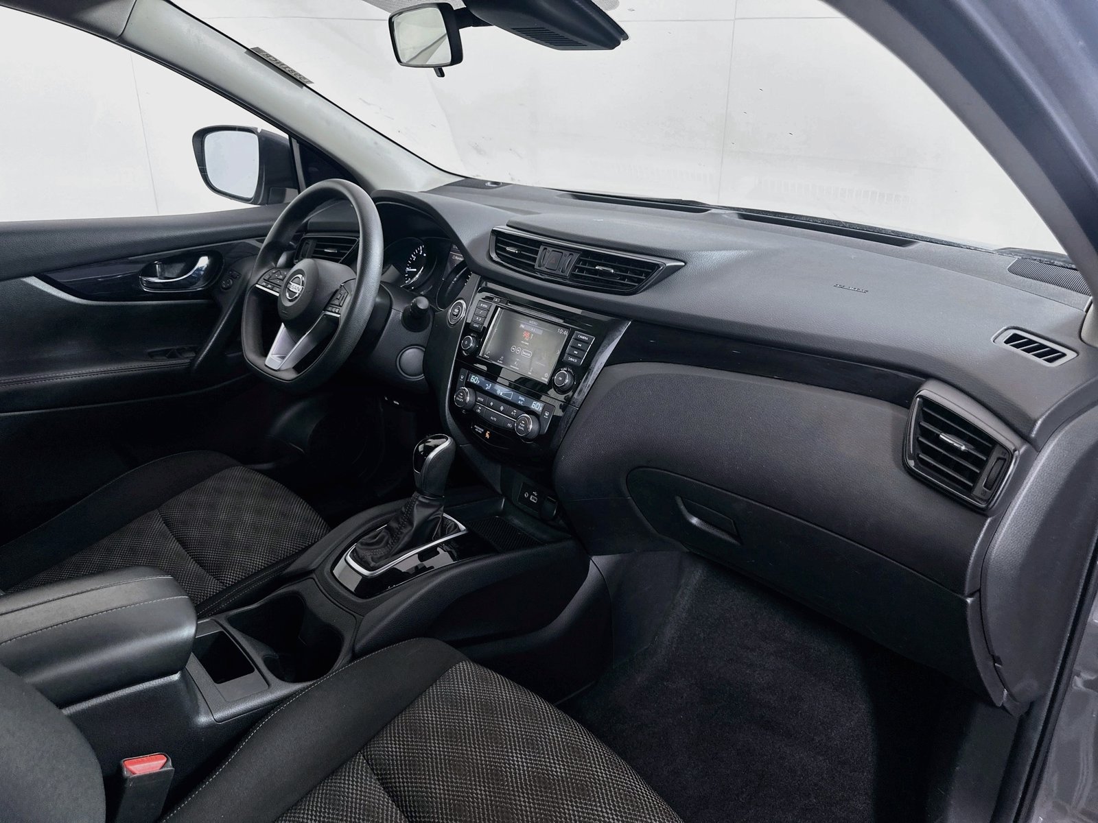 Used 2020 Nissan Rogue Sport SV AWD/4WD image 26