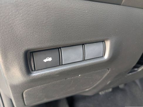 Used 2026 Nissan Sentra SR w/ Floor Mat Package FWD image 15