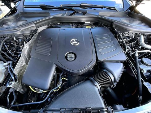 Used 2025 Mercedes-Benz GLC 300 image 31