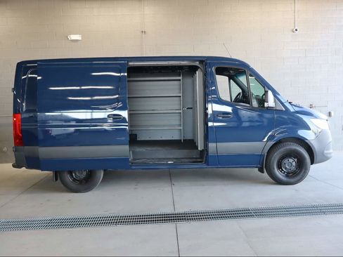 Used 2022 Mercedes-Benz Sprinter 2500 image 18