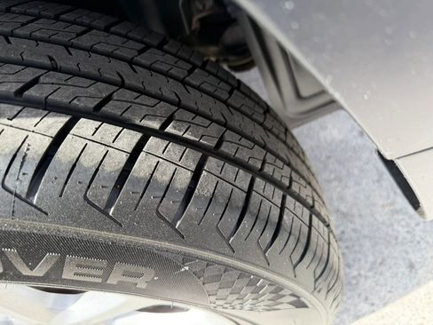 Used 2016 Jeep Cherokee Latitude w/ Cold Weather Group AWD/4WD image 7