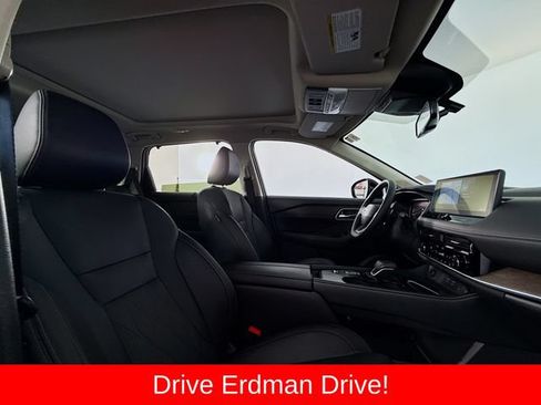 Used 2025 Nissan Rogue Platinum w/ Platinum Premium Package FWD image 25