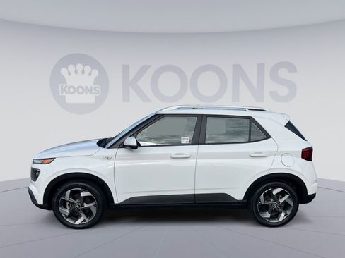 Used 2023 Hyundai Venue SEL w/ Cargo Package image 2