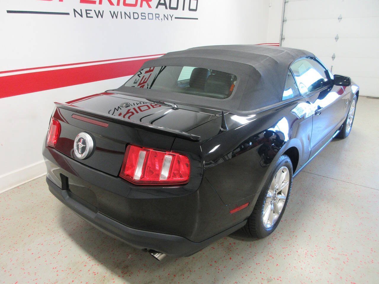 Used 2011 Ford Mustang Premium w/ 202A Rapid Spec Order Code RWD image 15