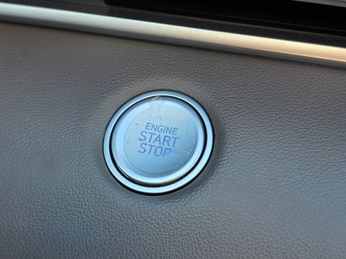Certified 2025 Hyundai Elantra Sport image 28