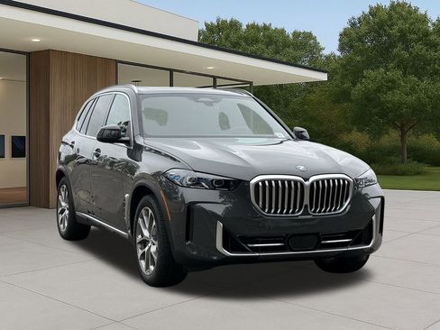 New 2026 BMW X5 xDrive50e w/ Executive Package image 3