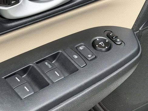 Used 2017 Honda CR-V LX image 16
