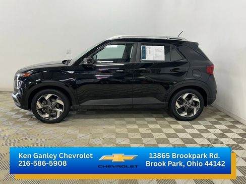 Used 2023 Hyundai Venue SEL FWD image 6