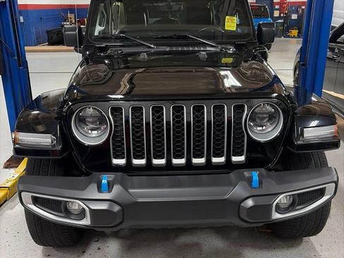 Used 2023 Jeep Wrangler Unlimited Sahara w/ Cold Weather Group AWD/4WD image 6