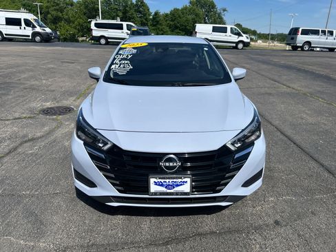 Used 2025 Nissan Versa SV w/ Trunk Package FWD image 8