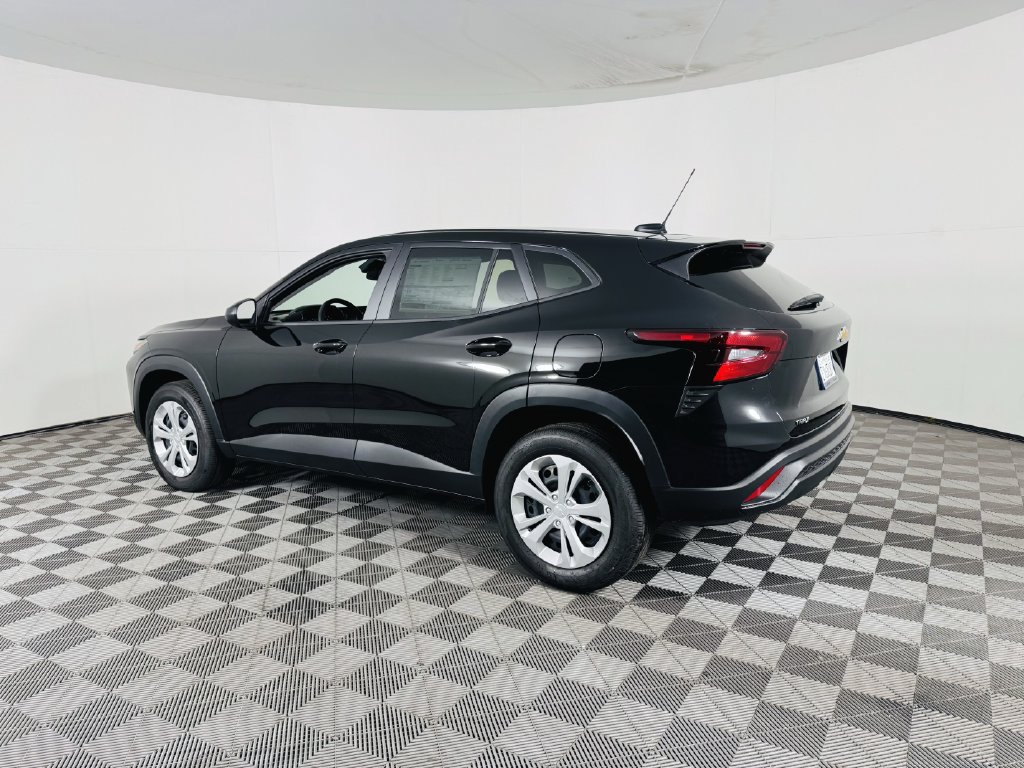Used 2026 Chevrolet Trax LS FWD image 20