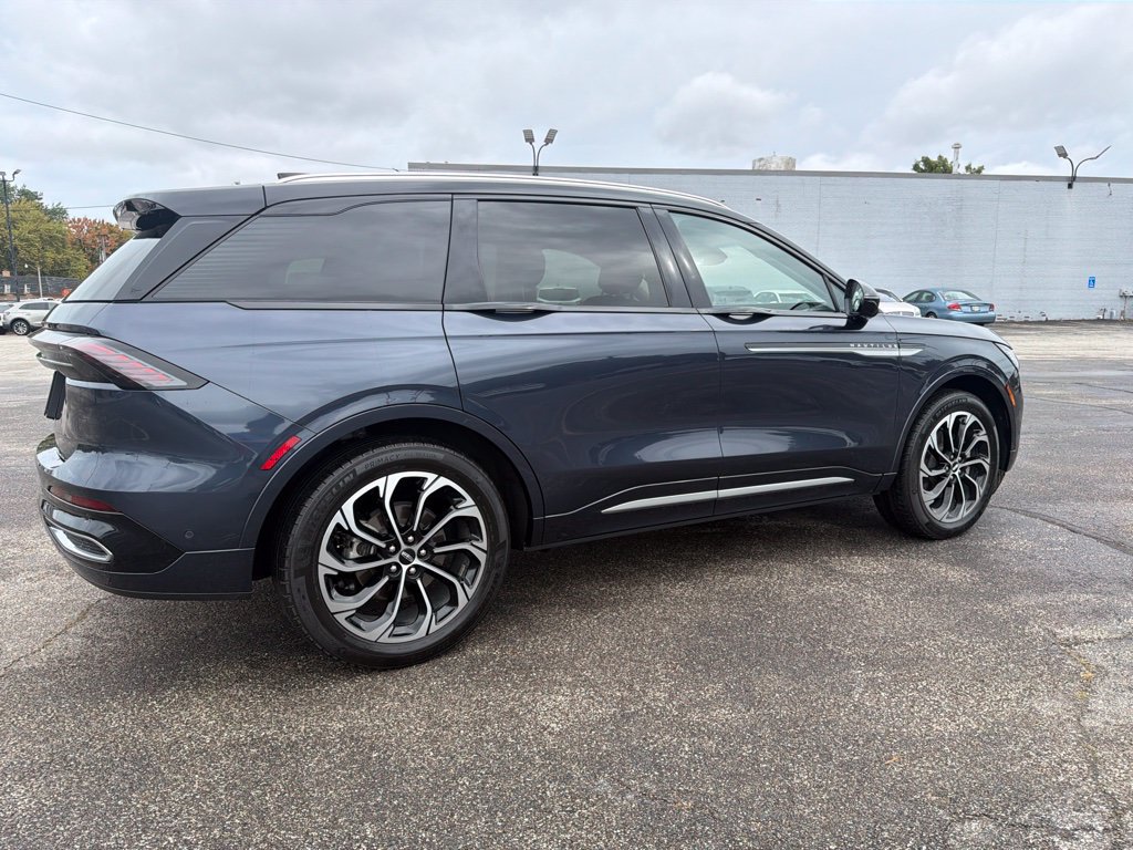 Used 2024 Lincoln Nautilus Reserve w/ Equipment Group 202A AWD/4WD image 7