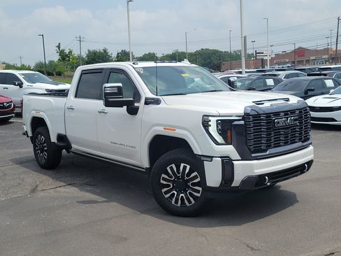 Used 2024 GMC Sierra 2500 Denali Ultimate AWD/4WD image 31