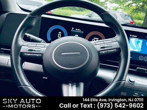 Used 2024 Hyundai Kona SEL AWD/4WD image 12