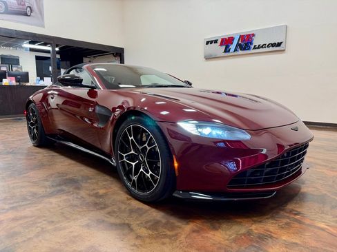 Used 2021 Aston Martin V8 Vantage Roadster image 11