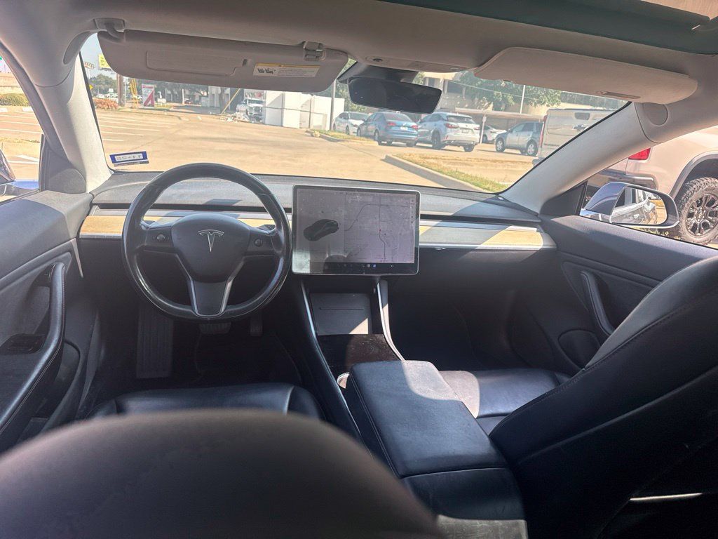 Used 2018 Tesla Model 3 Long Range RWD image 11
