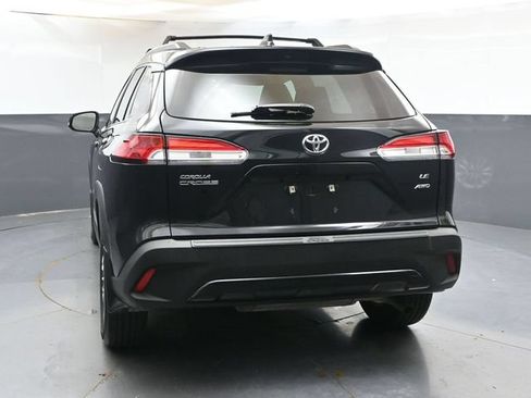 Used 2025 Toyota Corolla Cross LE AWD/4WD image 4