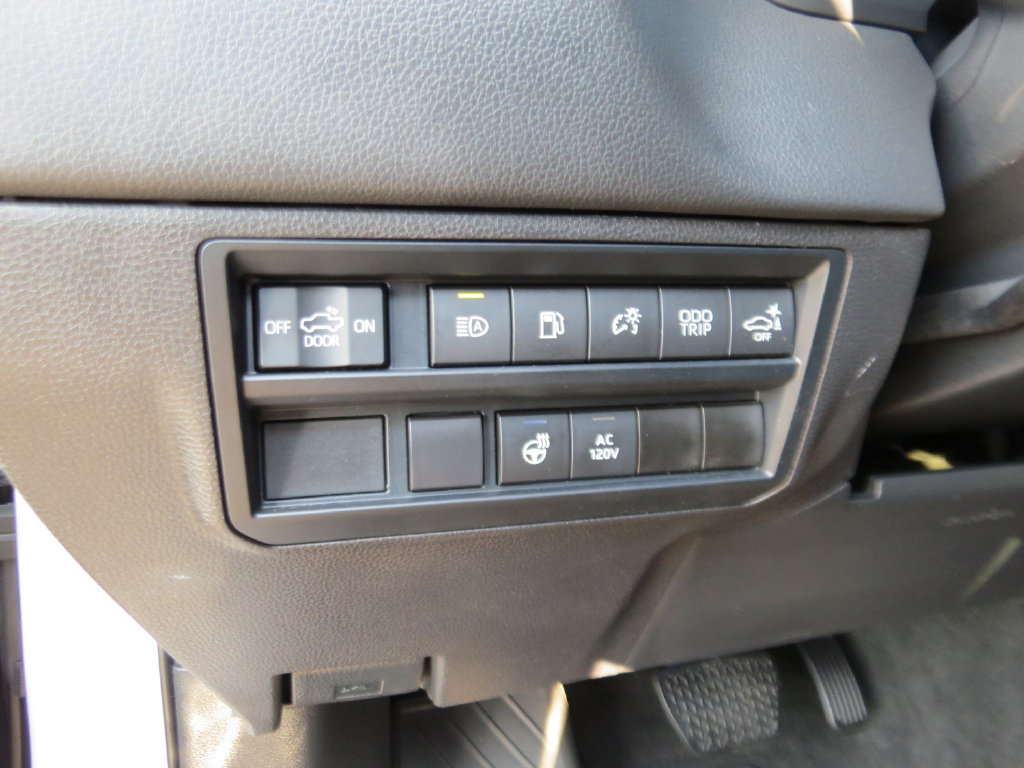 Used 2024 Toyota Tundra Limited AWD/4WD image 21