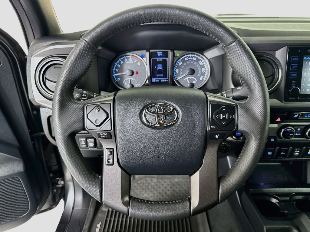 Used 2017 Toyota Tacoma TRD Sport w/ Premium & Technology Package AWD/4WD image 13