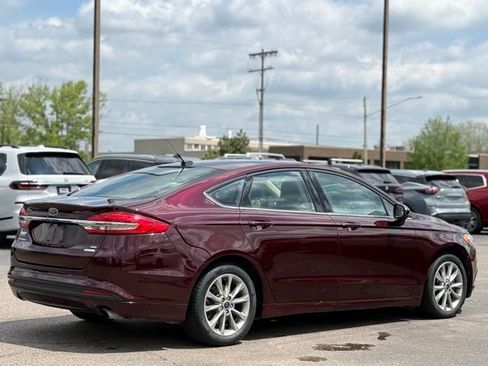 Used 2017 Ford Fusion SE w/ Fusion SE Technology Package FWD image 34