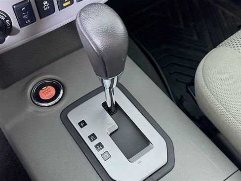 Used 2021 Nissan Frontier SV w/ Midnight Edition Floor Mats AWD/4WD image 26