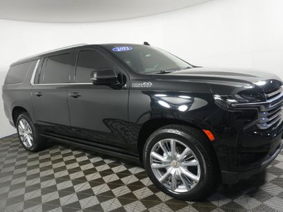 Used 2021 Chevrolet Suburban High Country w/ Premium Package 2