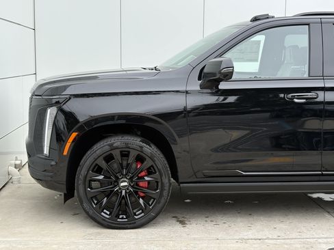 New 2026 Cadillac Escalade ESV Platinum Sport w/ LPO, ONYX Package AWD/4WD image 5
