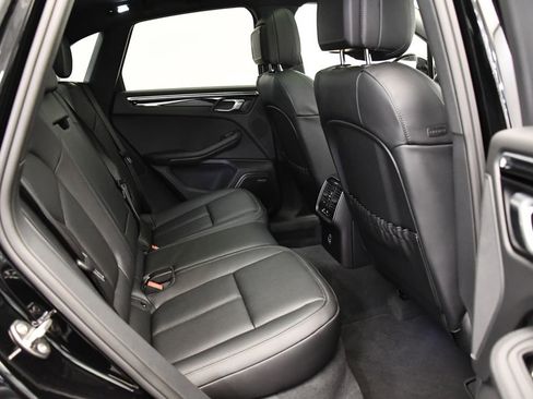 Used 2025 Porsche Macan image 54