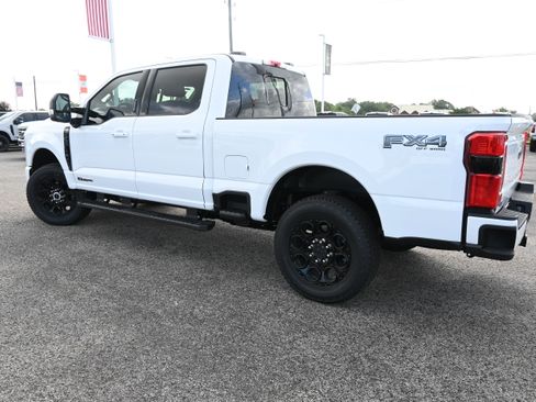 New 2026 Ford F250 Lariat w/ Black Appearance Package AWD/4WD image 7