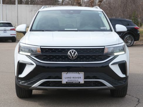 Used 2023 Volkswagen Taos SE image 8