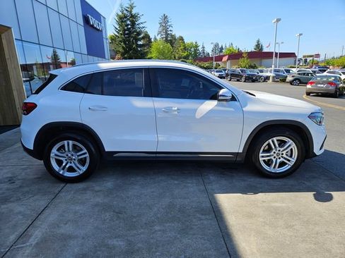 Used 2021 Mercedes-Benz GLA 250 4MATIC image 4
