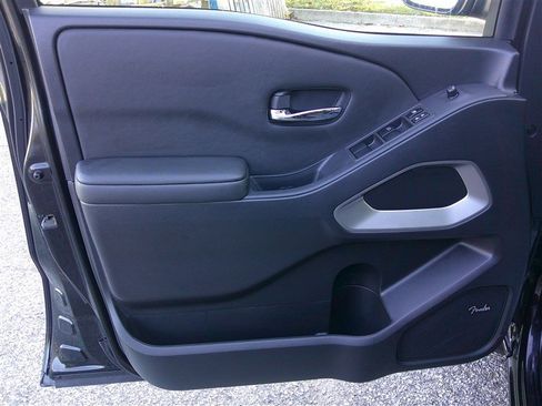 Used 2024 Nissan Frontier SL w/ Technology Package image 9