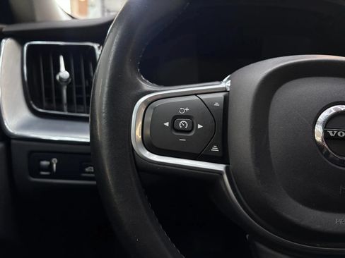 Used 2018 Volvo XC60 T6 Momentum w/ Vision Package AWD/4WD image 14