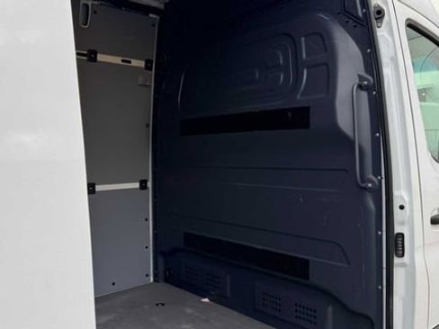 Used 2022 Mercedes-Benz Sprinter 2500 image 18