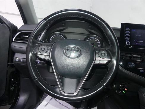 Used 2021 Toyota Camry SE w/ Cold Weather Package image 30