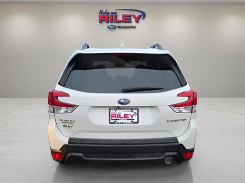 Used 2021 Subaru Forester Limited w/ Popular Package #3 image 4