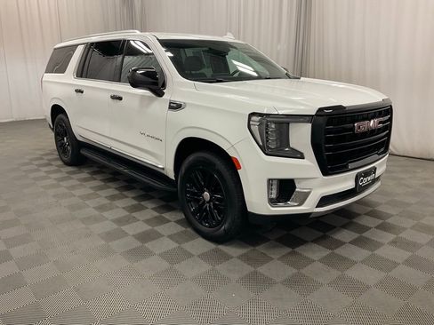 Used 2024 GMC Yukon XL SLT image 3